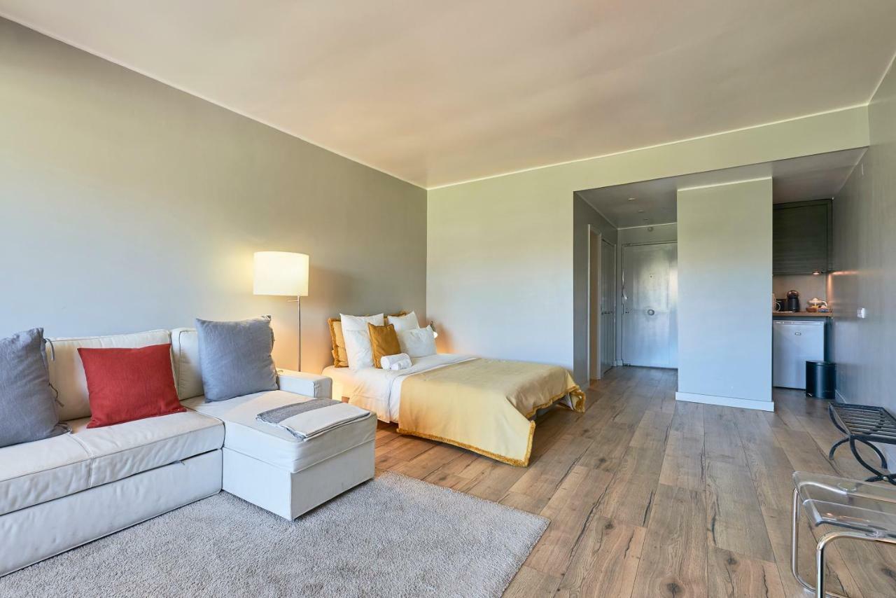 Beachfront Cascais,Estoril Apartment Екстериор снимка